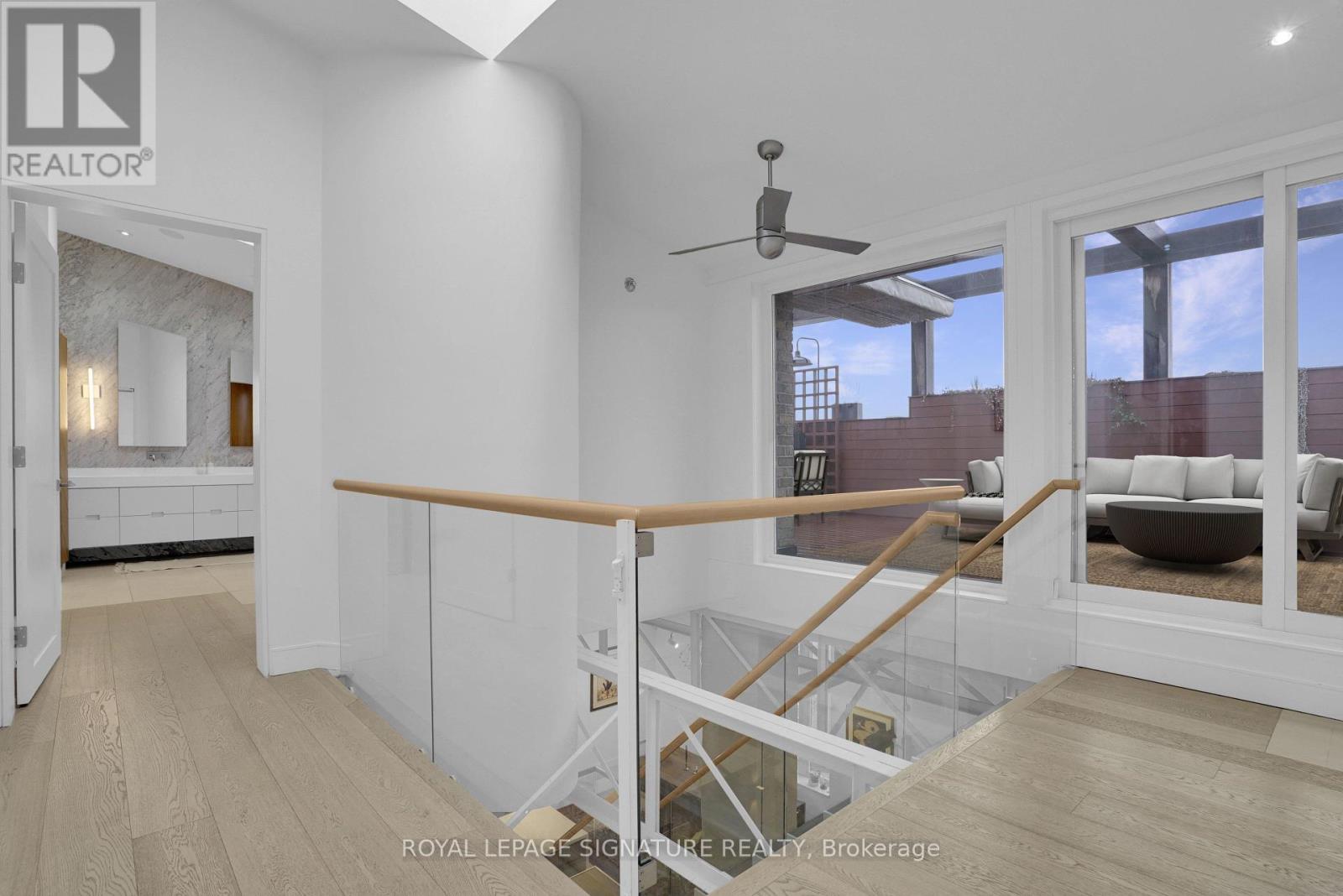 Photo 12 of 209 676 Richmond Street W, Toronto ON
