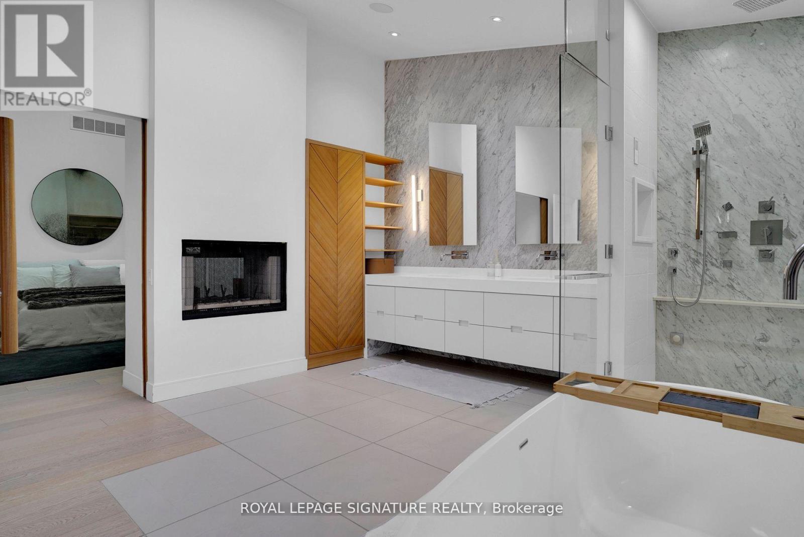 Photo 15 of 209 676 Richmond Street W, Toronto ON