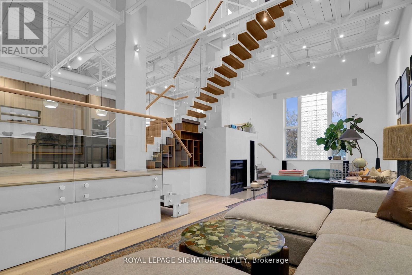Photo 13 of 209 676 Richmond Street W, Toronto ON