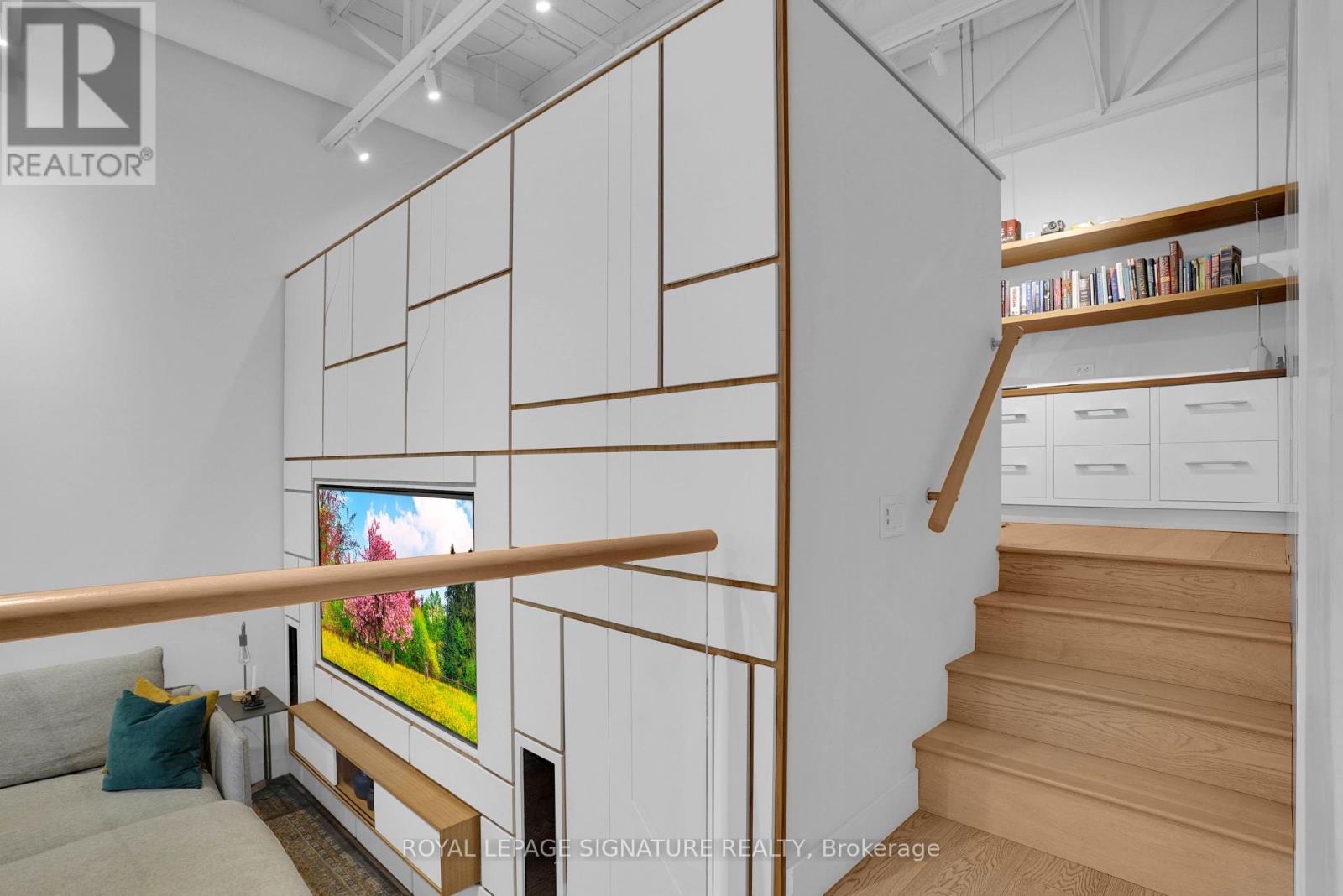 Photo 18 of 209 676 Richmond Street W, Toronto ON