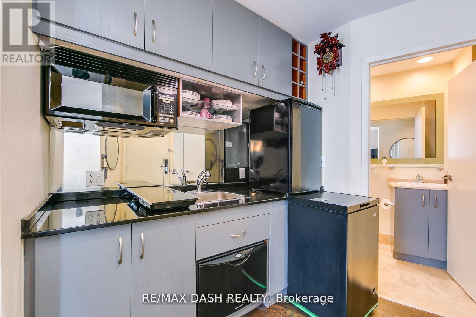 Photo 6 of 2411 1 King Street W, Toronto ON