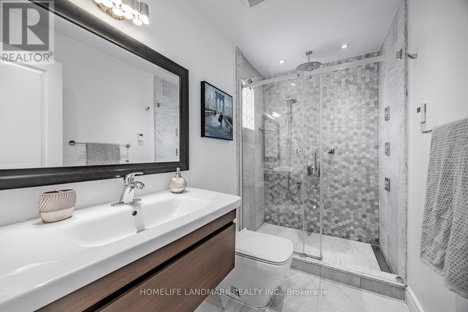 Photo 11 of 58 Ames Circle, Toronto ON