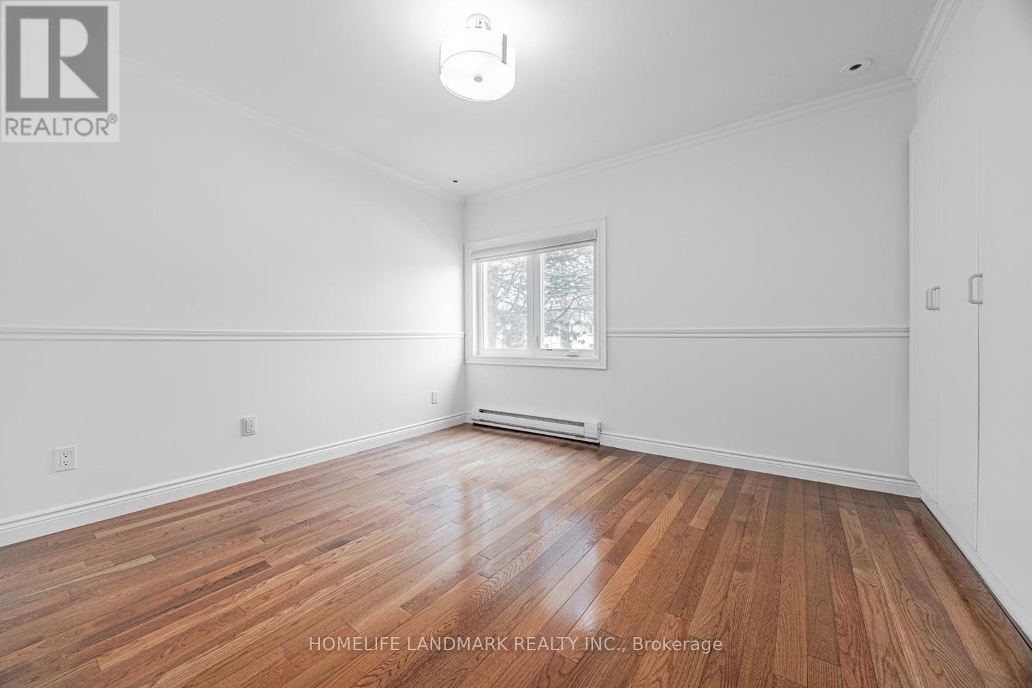 Photo 12 of 58 Ames Circle, Toronto ON