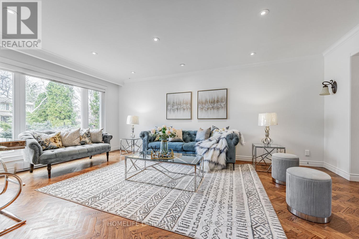 Photo 3 of 58 Ames Circle, Toronto ON