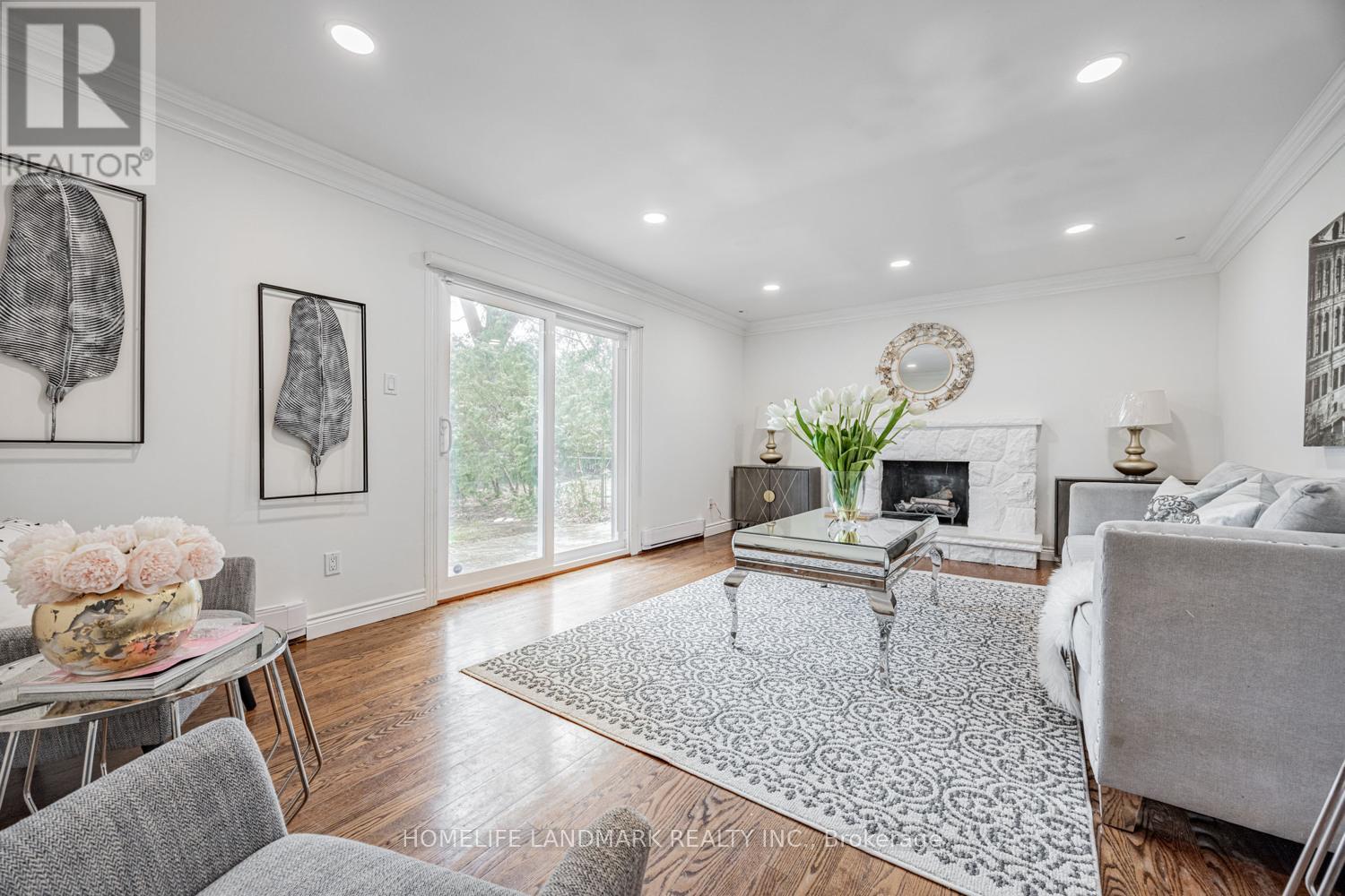 Photo 7 of 58 Ames Circle, Toronto ON