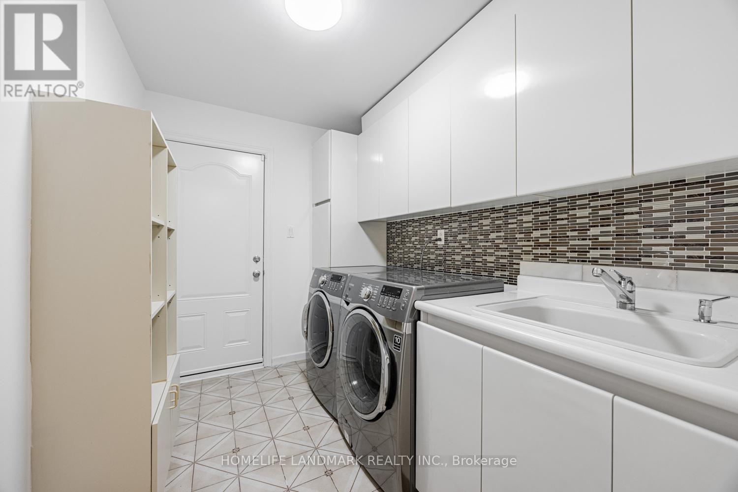 Photo 8 of 58 Ames Circle, Toronto ON