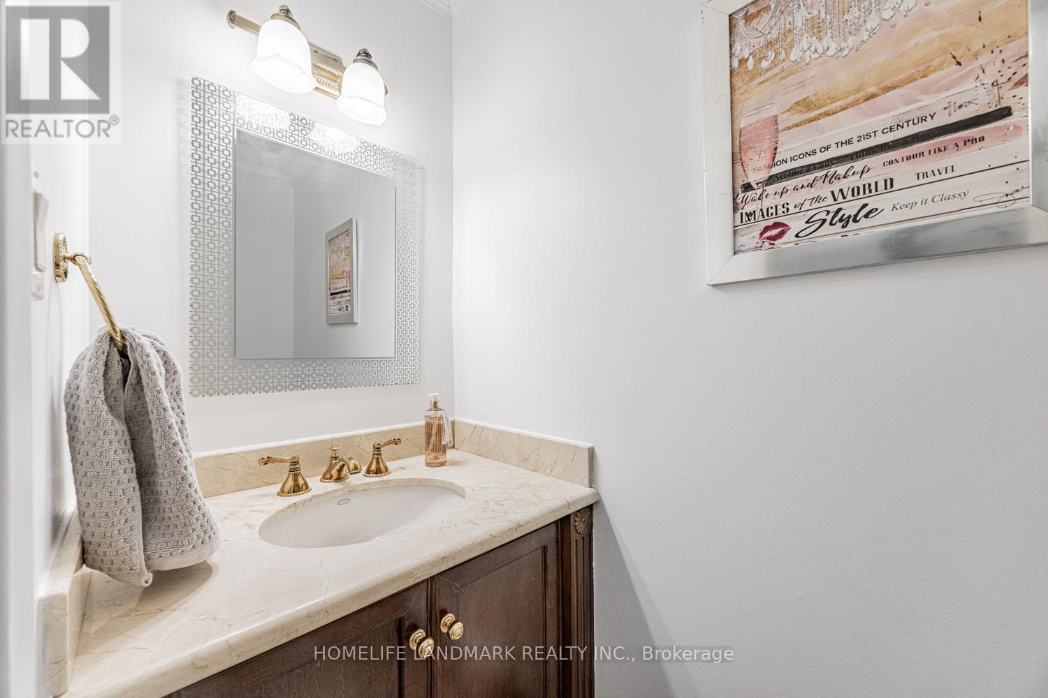 Photo 9 of 58 Ames Circle, Toronto ON