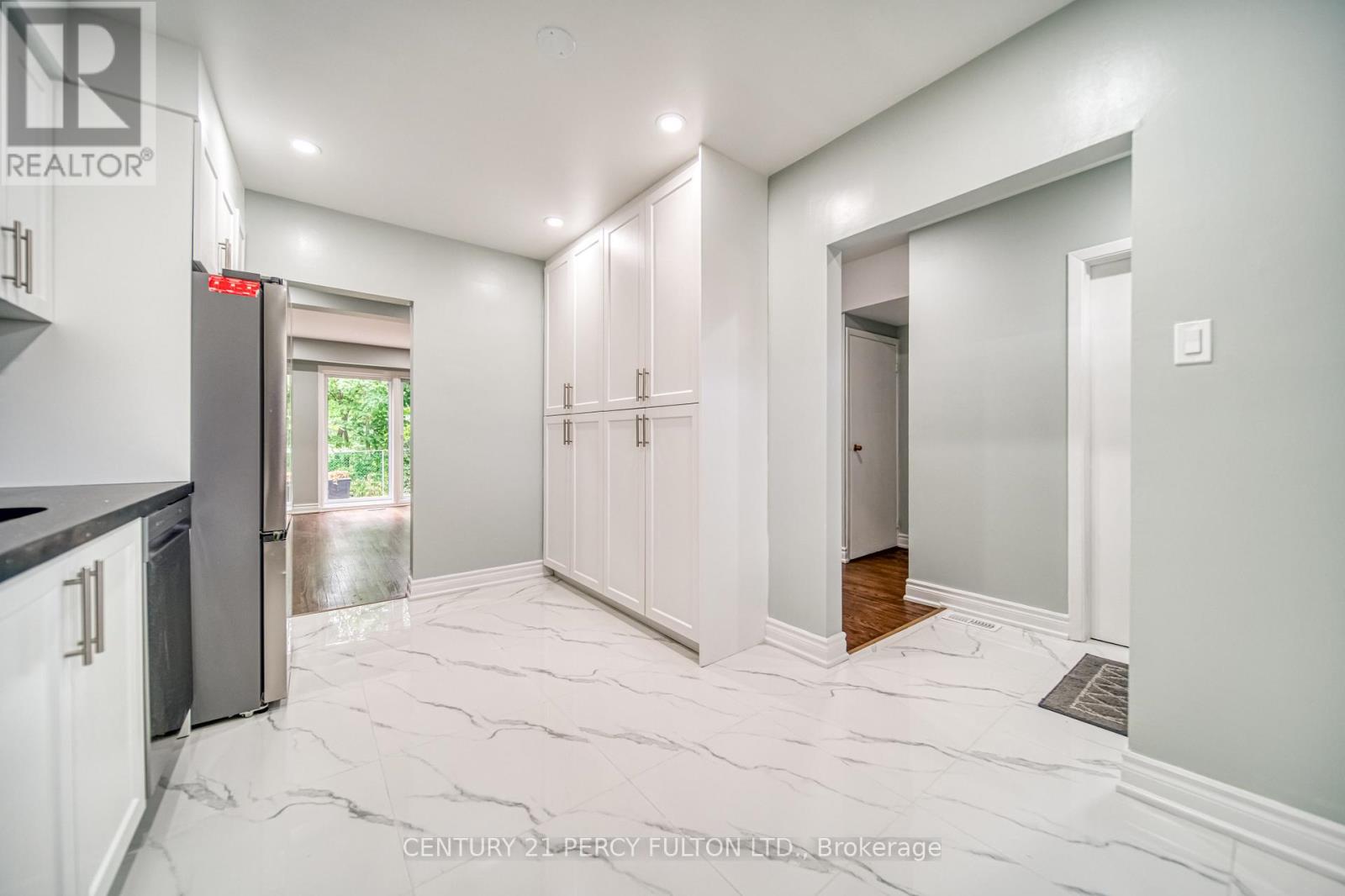 Photo 7 of 107 925 Bayly Street, Pickering ON