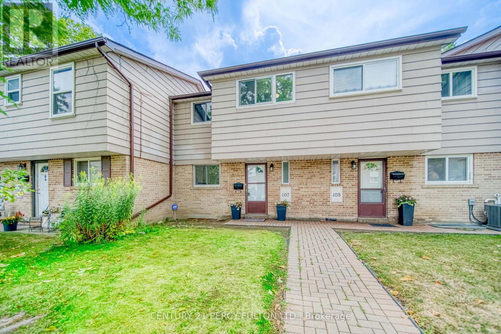 Photo 10 of 107 925 Bayly Street, Pickering ON