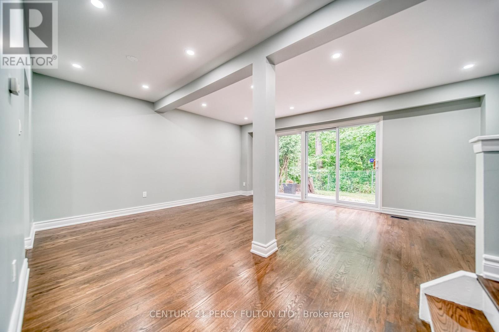 Photo 8 of 107 925 Bayly Street, Pickering ON