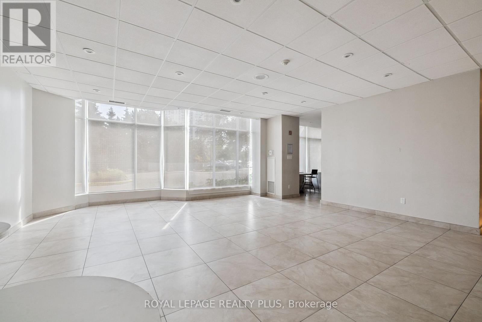 Photo 2 of 712 50 Kingsbridge Garden Circle, Mississauga ON