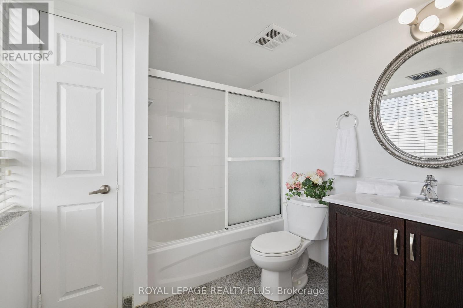 Photo 26 of 712 50 Kingsbridge Garden Circle, Mississauga ON