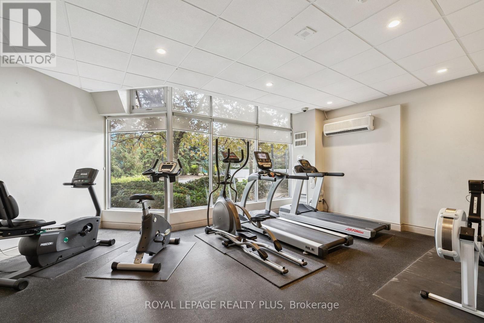 Photo 6 of 712 50 Kingsbridge Garden Circle, Mississauga ON