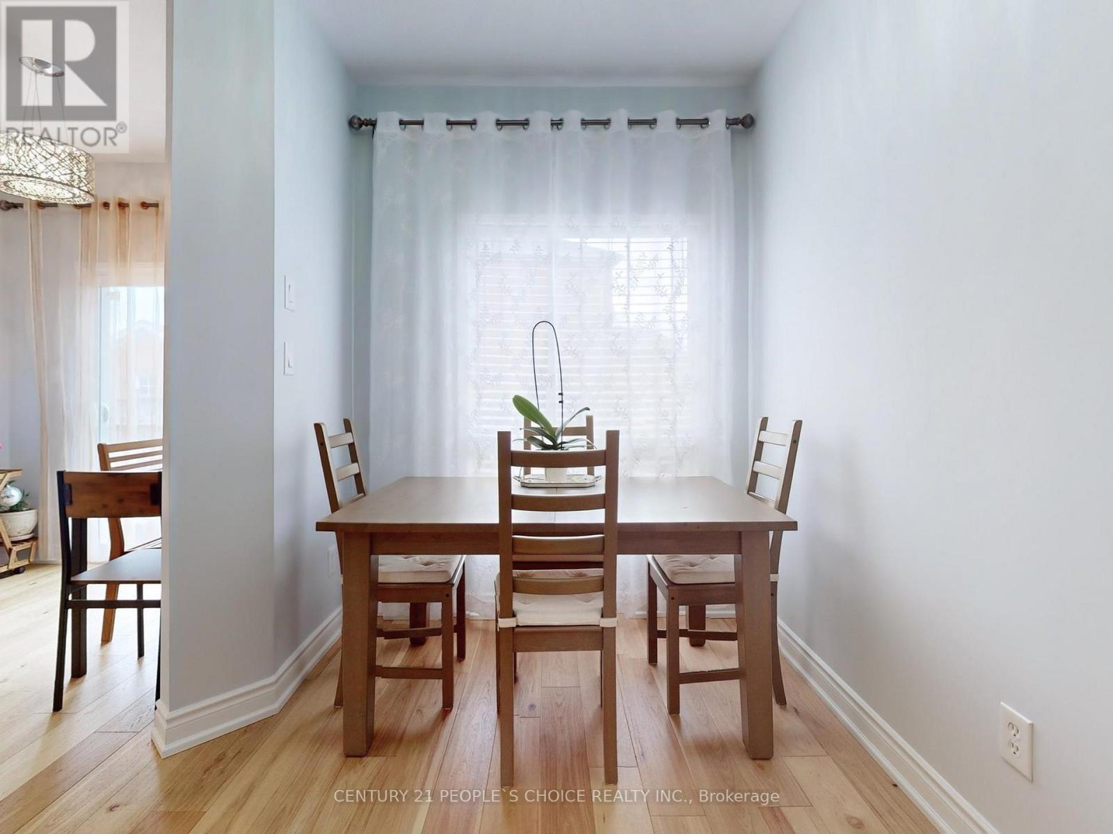 Photo 11 of 401 Cranston Park Avenue, Vaughan ON