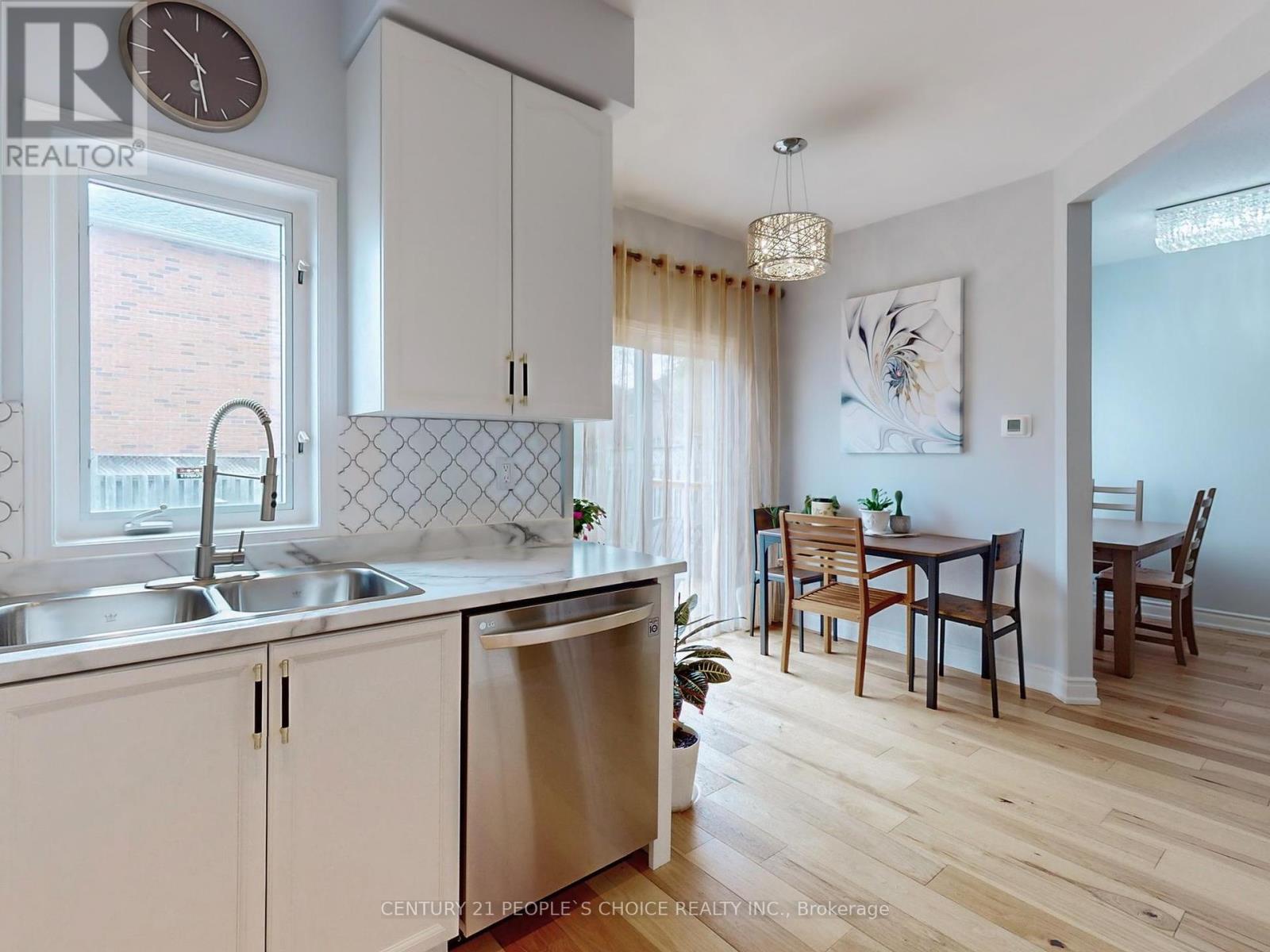 Photo 17 of 401 Cranston Park Avenue, Vaughan ON