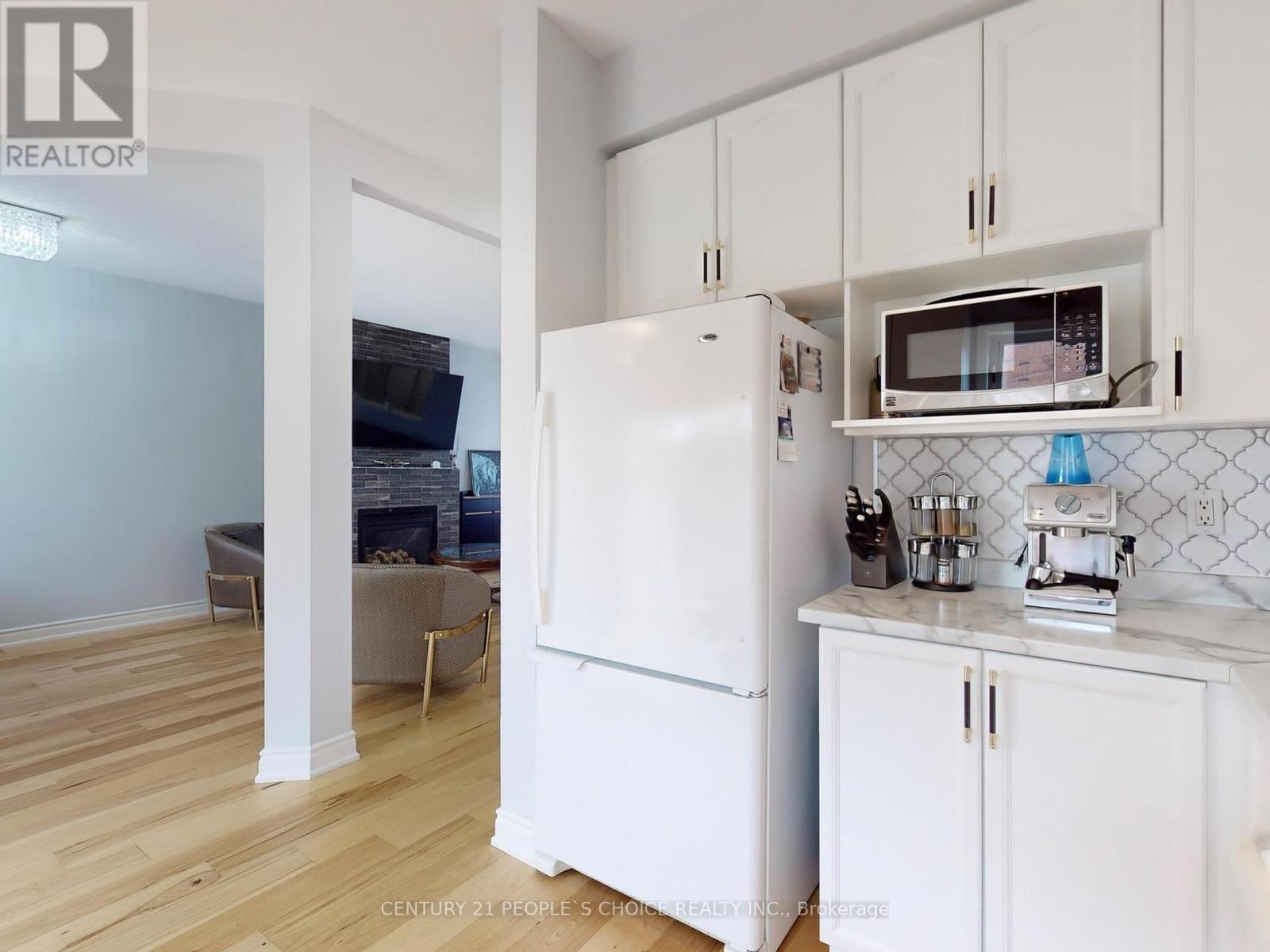 Photo 18 of 401 Cranston Park Avenue, Vaughan ON