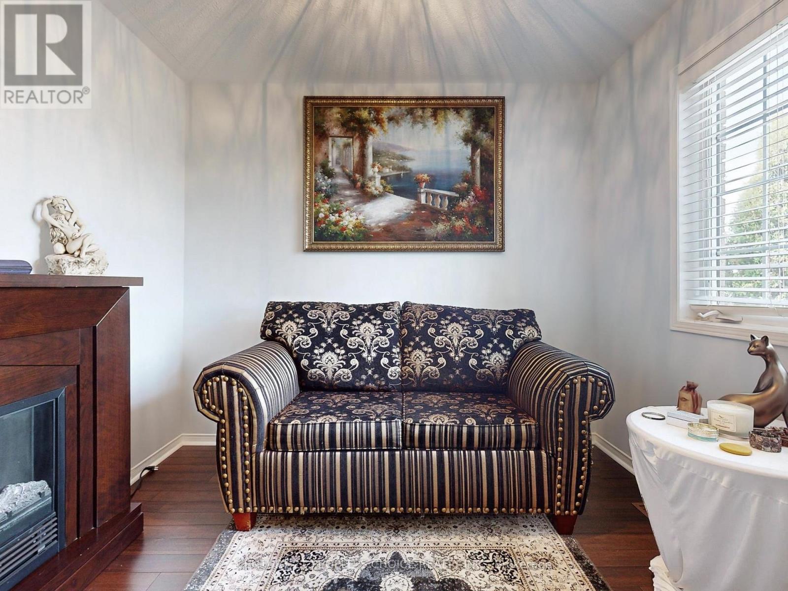 Photo 26 of 401 Cranston Park Avenue, Vaughan ON