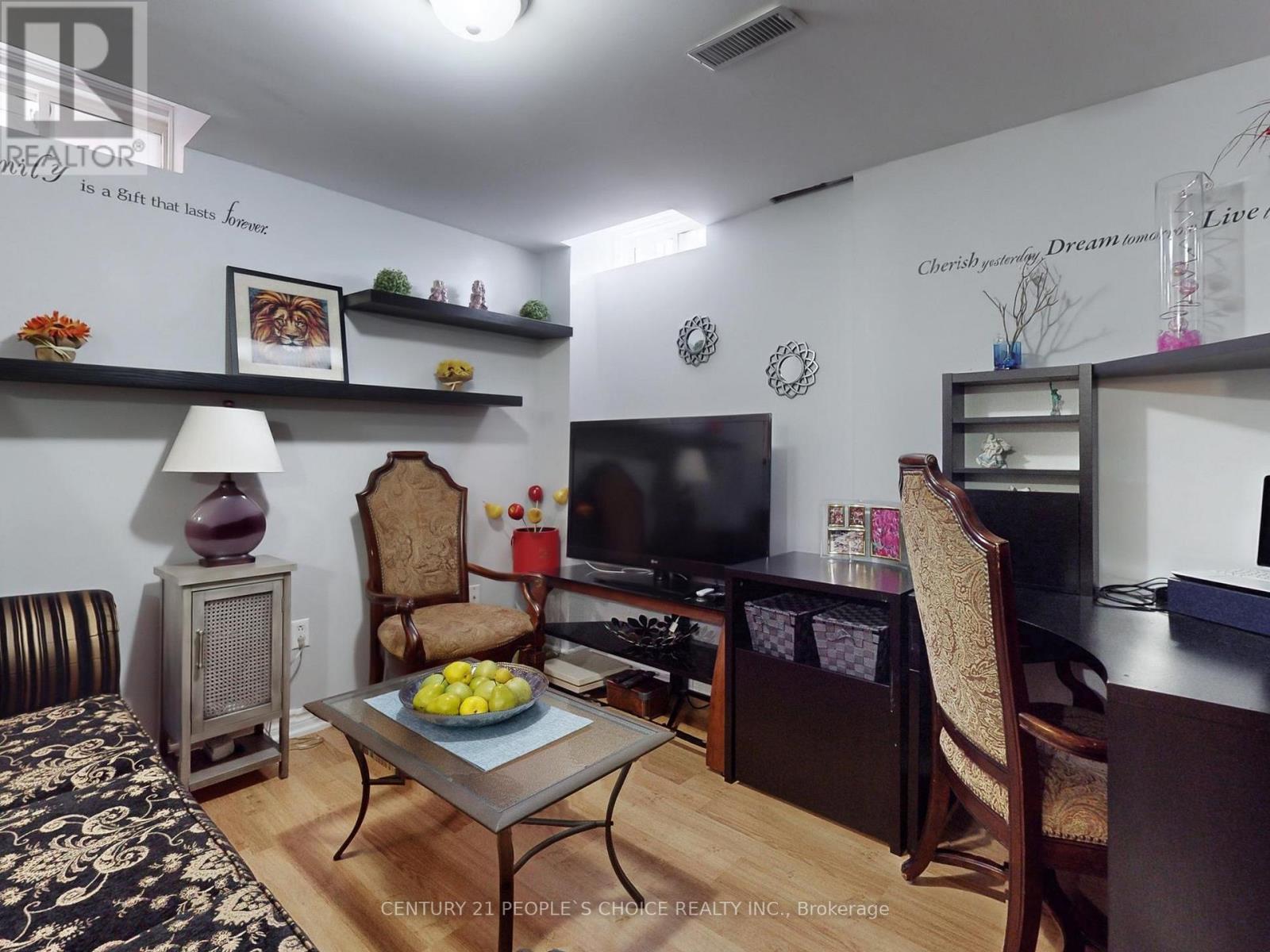 Photo 33 of 401 Cranston Park Avenue, Vaughan ON