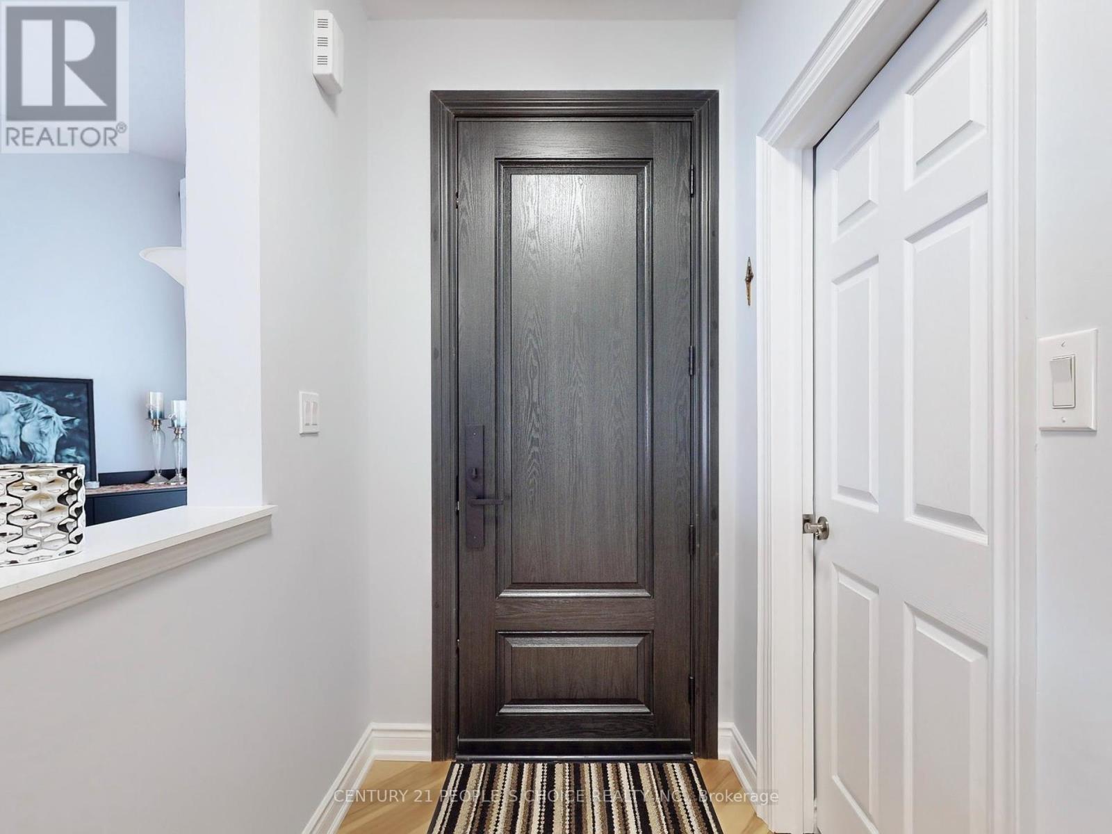 Photo 6 of 401 Cranston Park Avenue, Vaughan ON