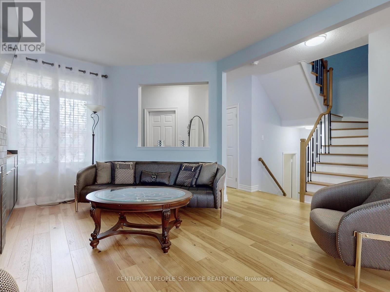 Photo 8 of 401 Cranston Park Avenue, Vaughan ON