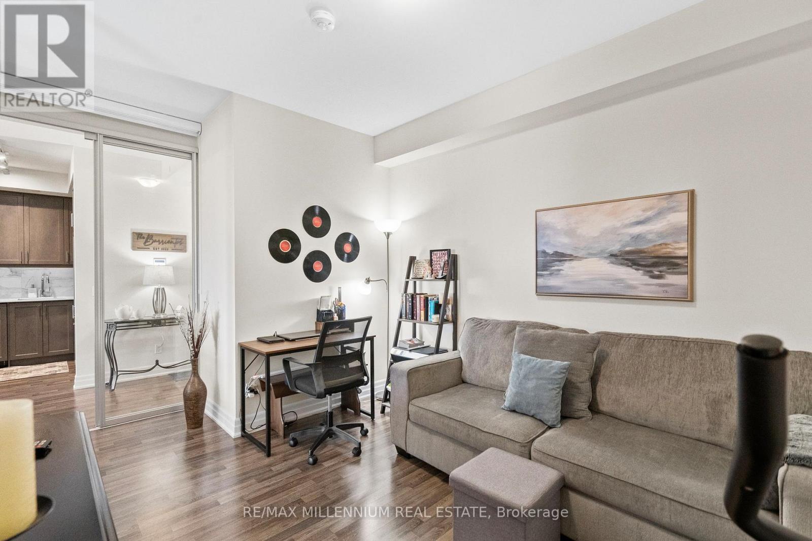 Photo 14 of 309 9075 Jane Street, Vaughan ON