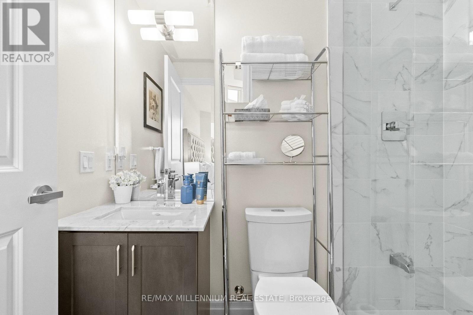 Photo 9 of 309 9075 Jane Street, Vaughan ON