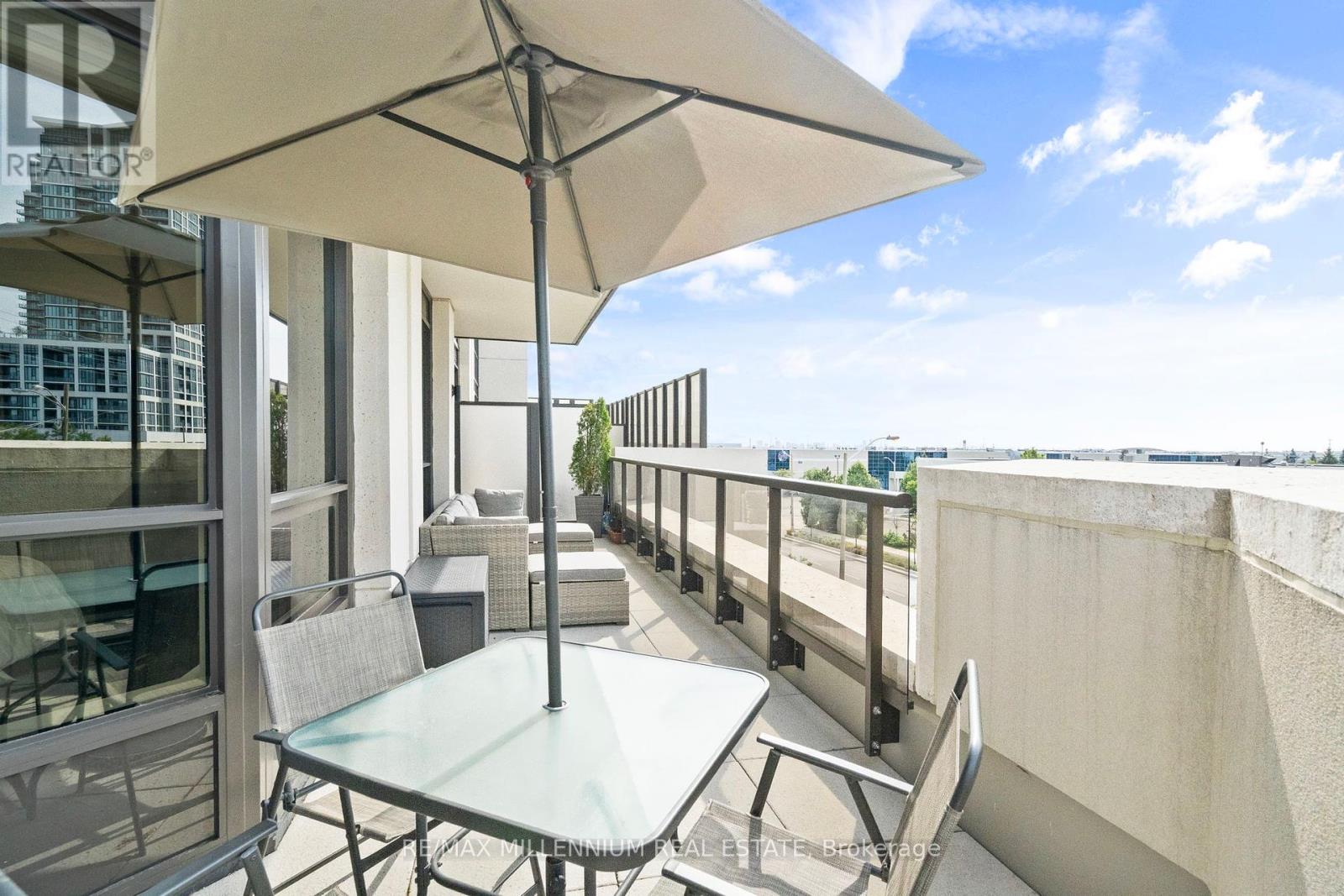 Photo 22 of 309 9075 Jane Street, Vaughan ON