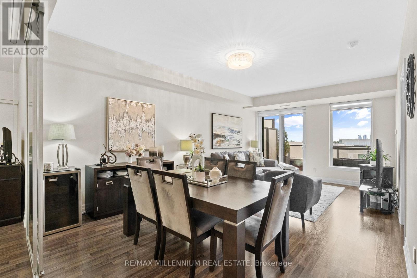 Photo 10 of 309 9075 Jane Street, Vaughan ON