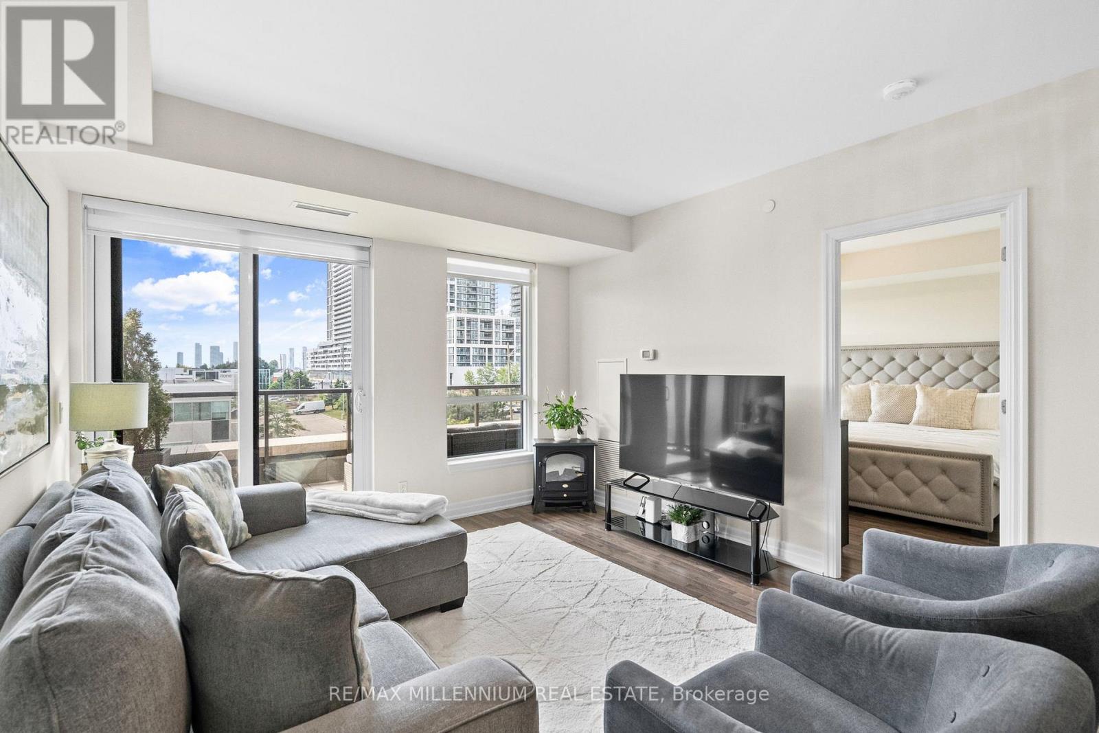 Photo 7 of 309 9075 Jane Street, Vaughan ON