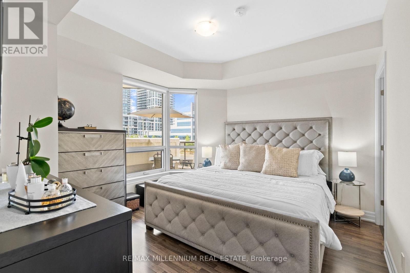 Photo 32 of 309 9075 Jane Street, Vaughan ON