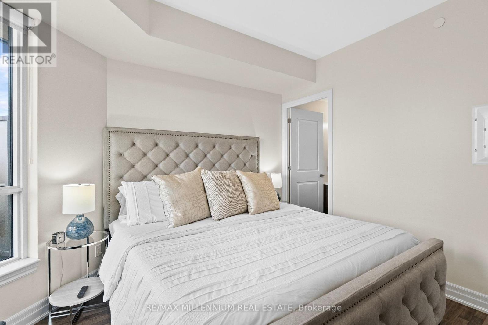 Photo 30 of 309 9075 Jane Street, Vaughan ON