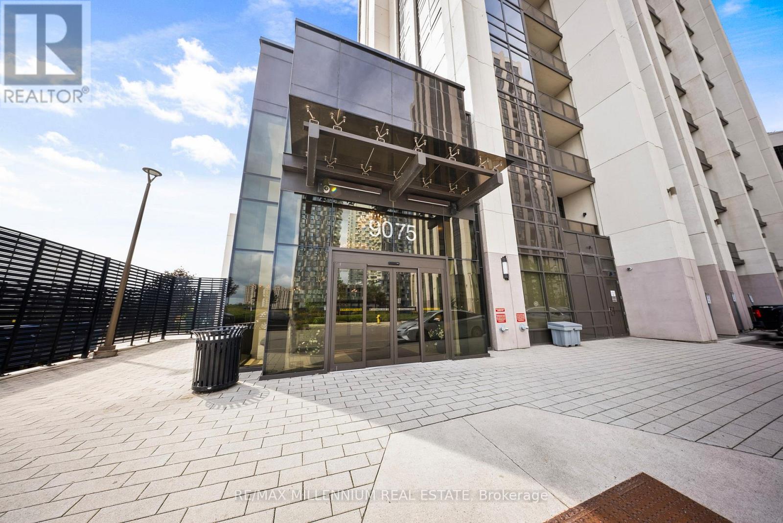 Photo 33 of 309 9075 Jane Street, Vaughan ON
