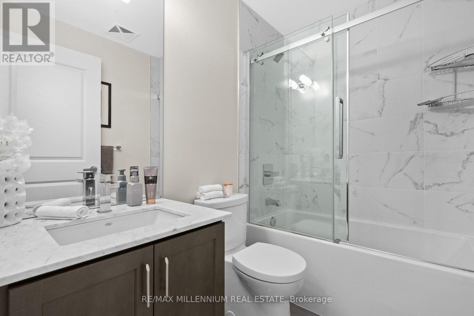 Photo 25 of 309 9075 Jane Street, Vaughan ON