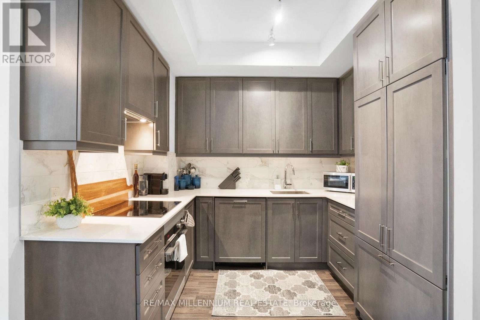 Photo 27 of 309 9075 Jane Street, Vaughan ON