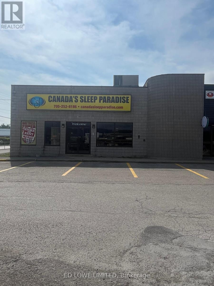Photo 2 of 1 461 Dunlop Street W, Barrie ON