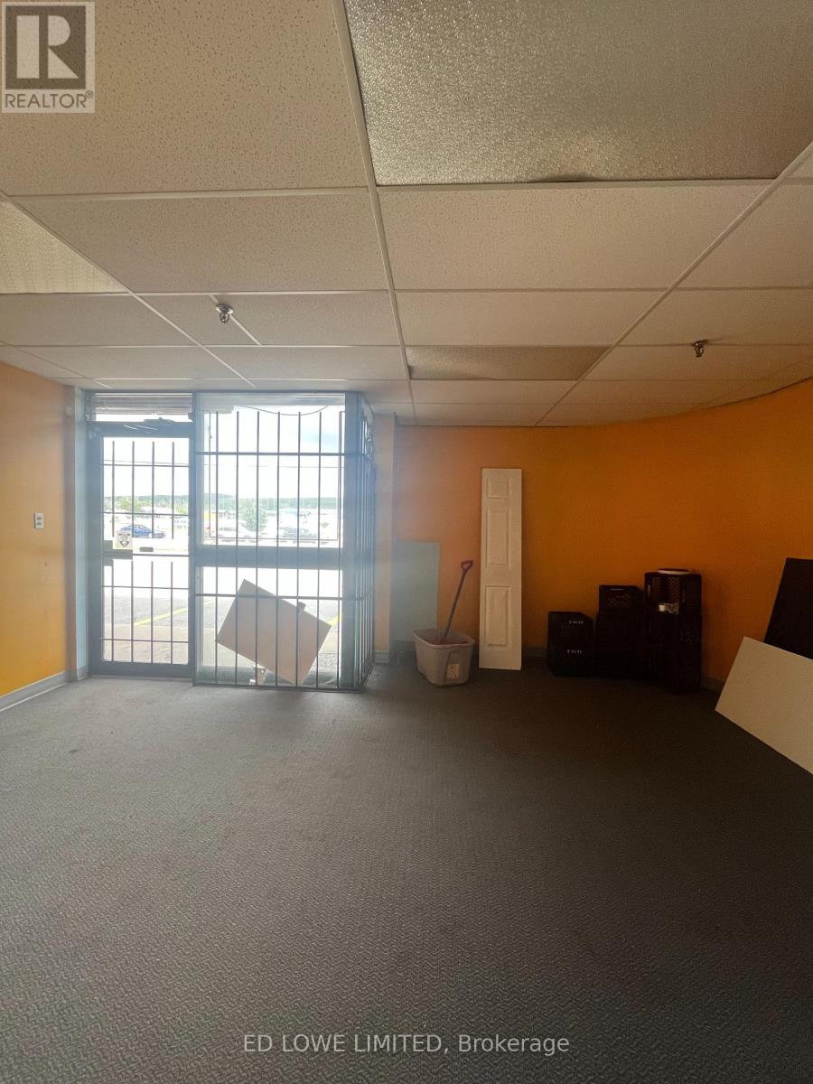 Photo 1 of 2 461 Dunlop Street W, Barrie ON