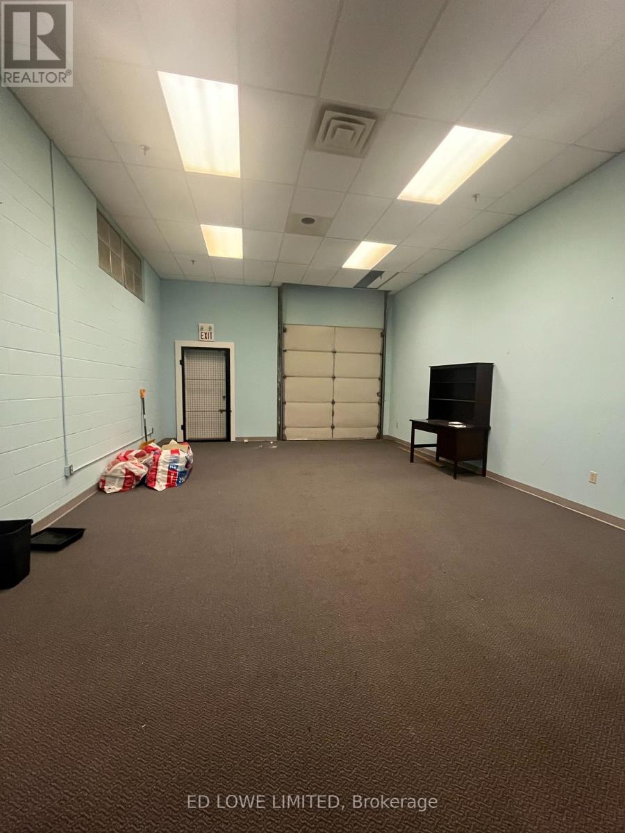 Photo 6 of 2 461 Dunlop Street W, Barrie ON