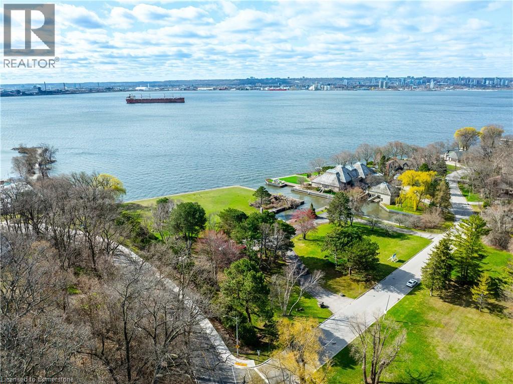 Photo 3 of 800 Lasalle Park Road, Burlington ON