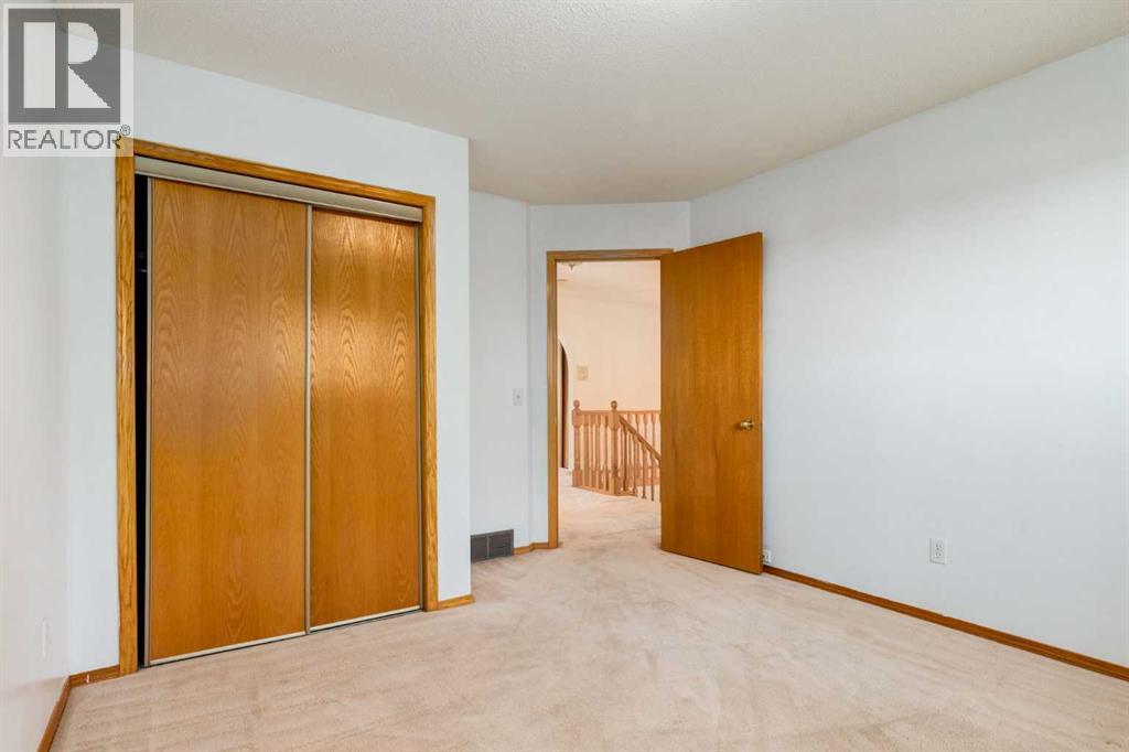 Single Family House for Sale in  Signal Hill Drive SW Signal Hill Calgary 