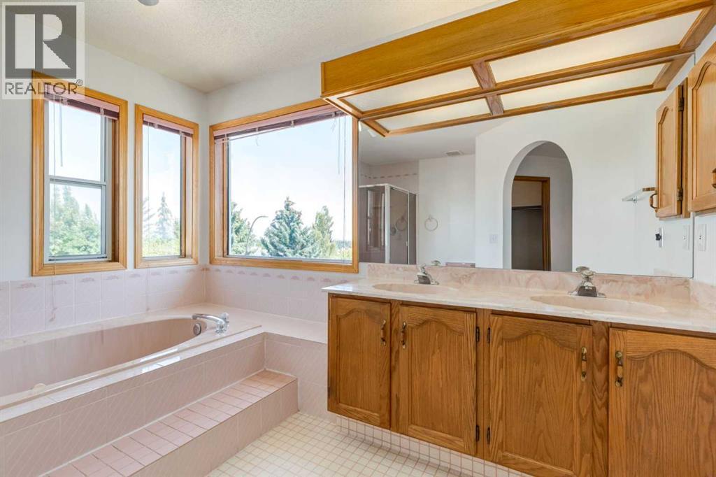 Single Family House for Sale in  Signal Hill Drive SW Signal Hill Calgary 