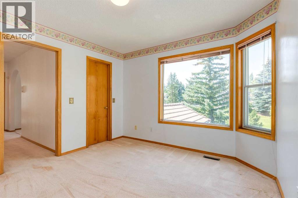 Single Family House for Sale in  Signal Hill Drive SW Signal Hill Calgary 
