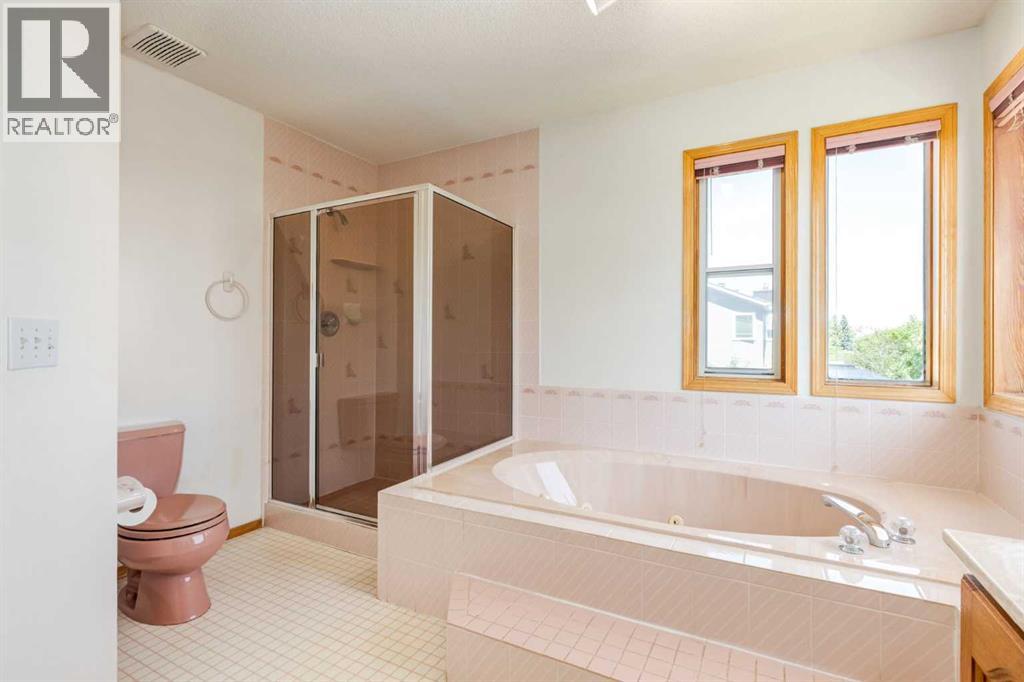 Single Family House for Sale in  Signal Hill Drive SW Signal Hill Calgary 