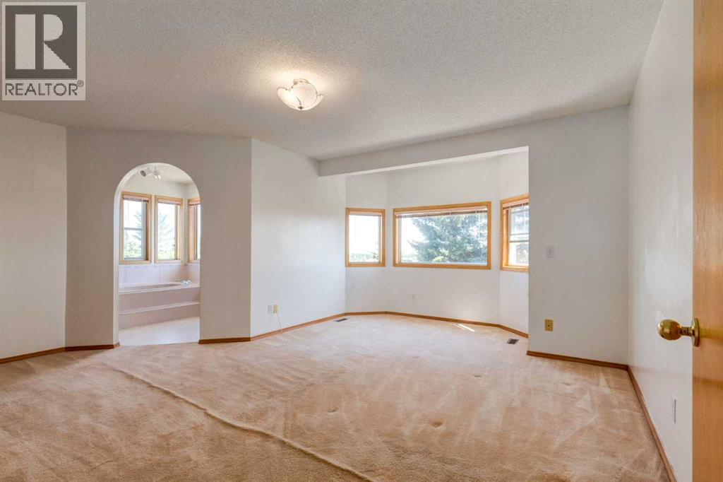 Single Family House for Sale in  Signal Hill Drive SW Signal Hill Calgary 