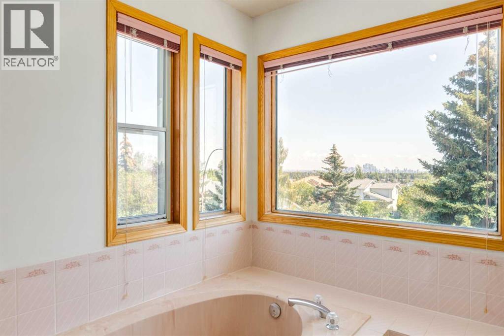 Single Family House for Sale in  Signal Hill Drive SW Signal Hill Calgary 