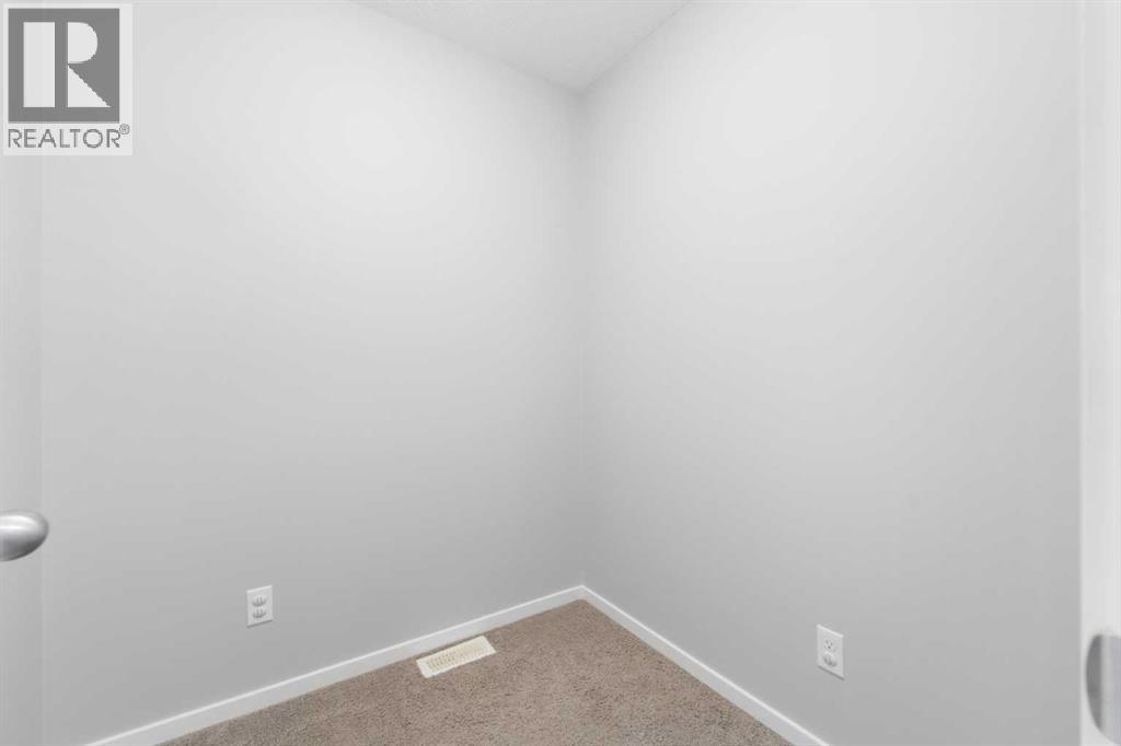 9117 52 STREET NE - Image 20