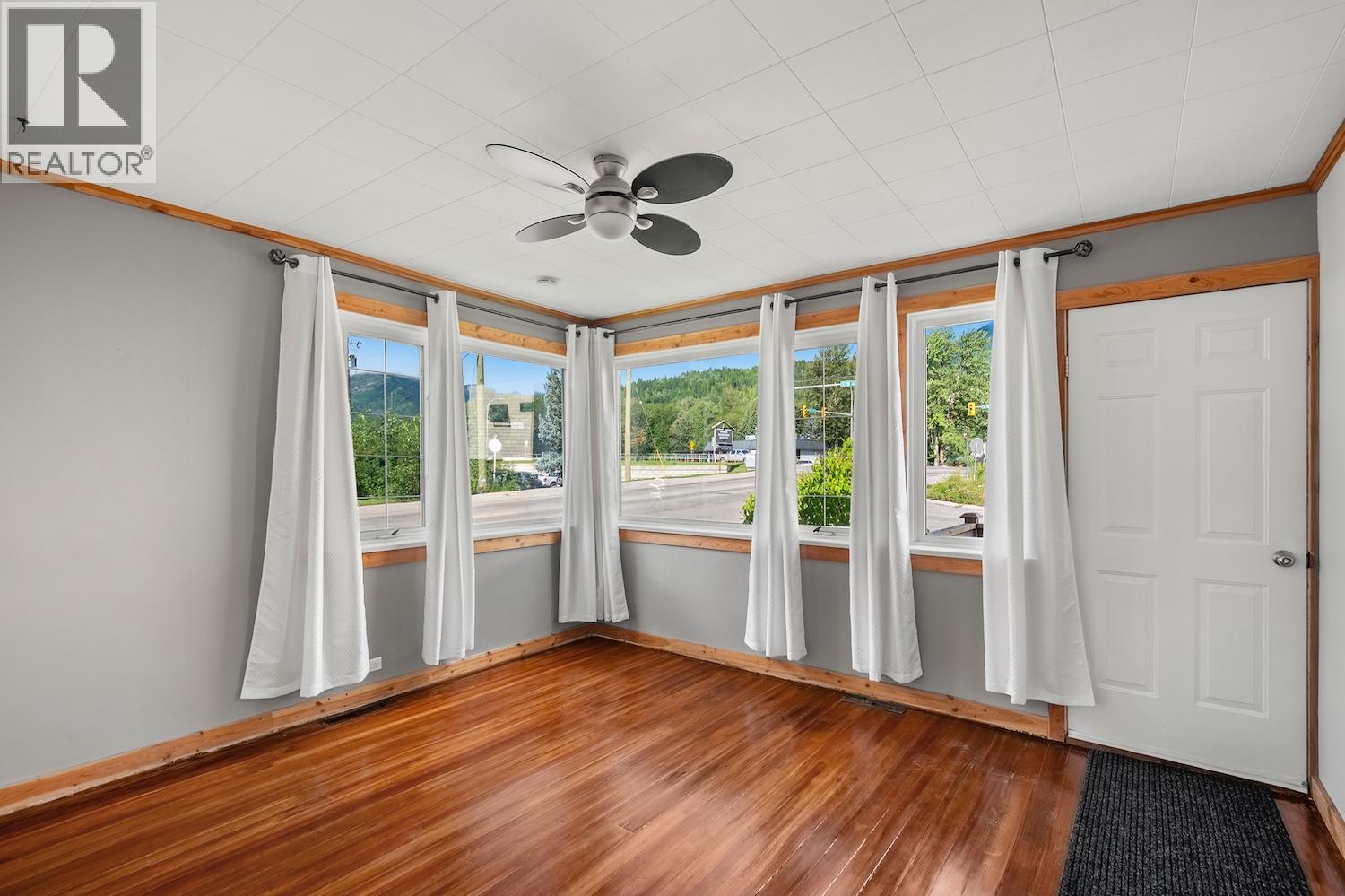 Photo 3 of 402 6 A Avenue, Fernie BC