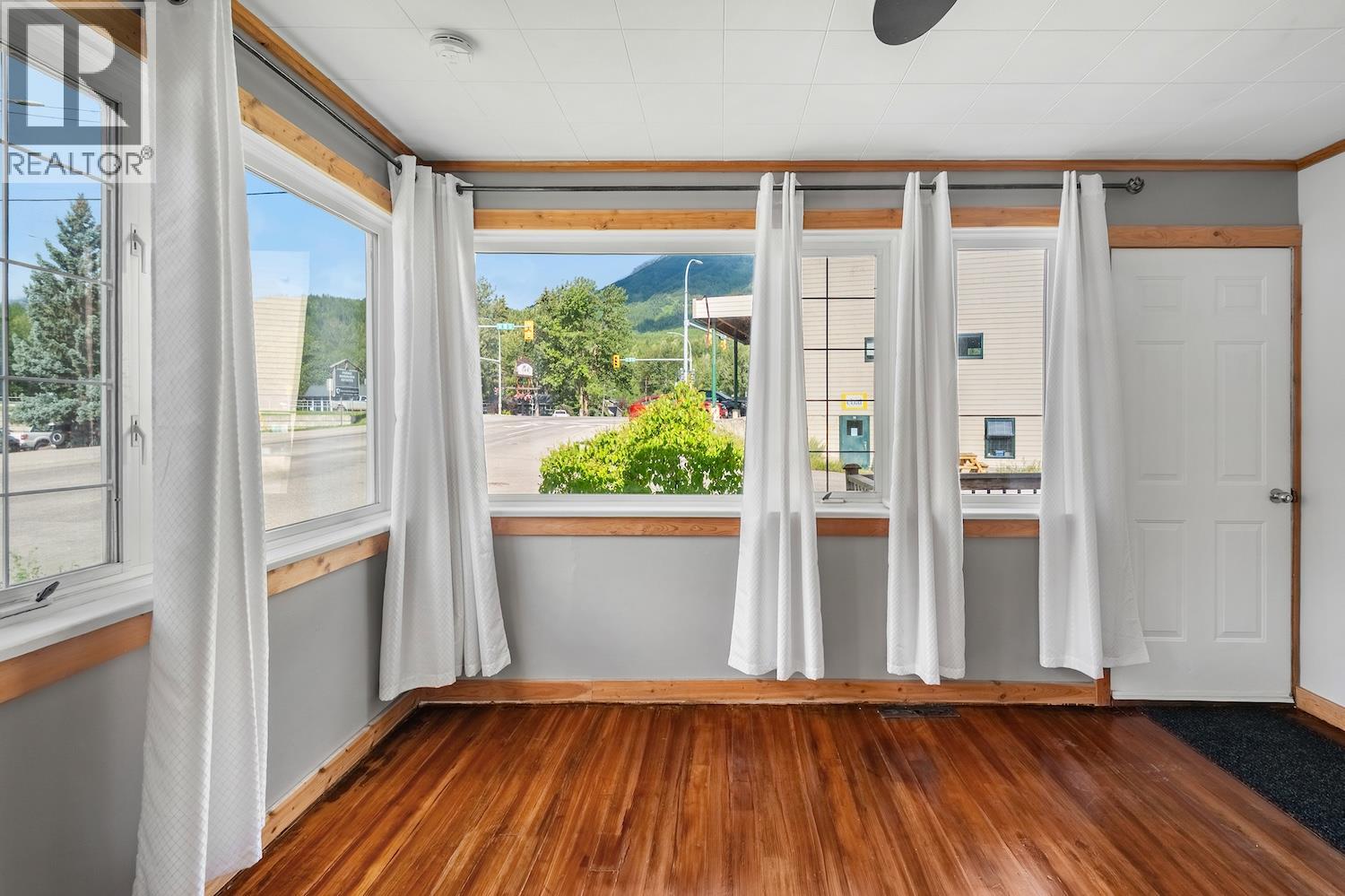 Photo 4 of 402 6 A Avenue, Fernie BC