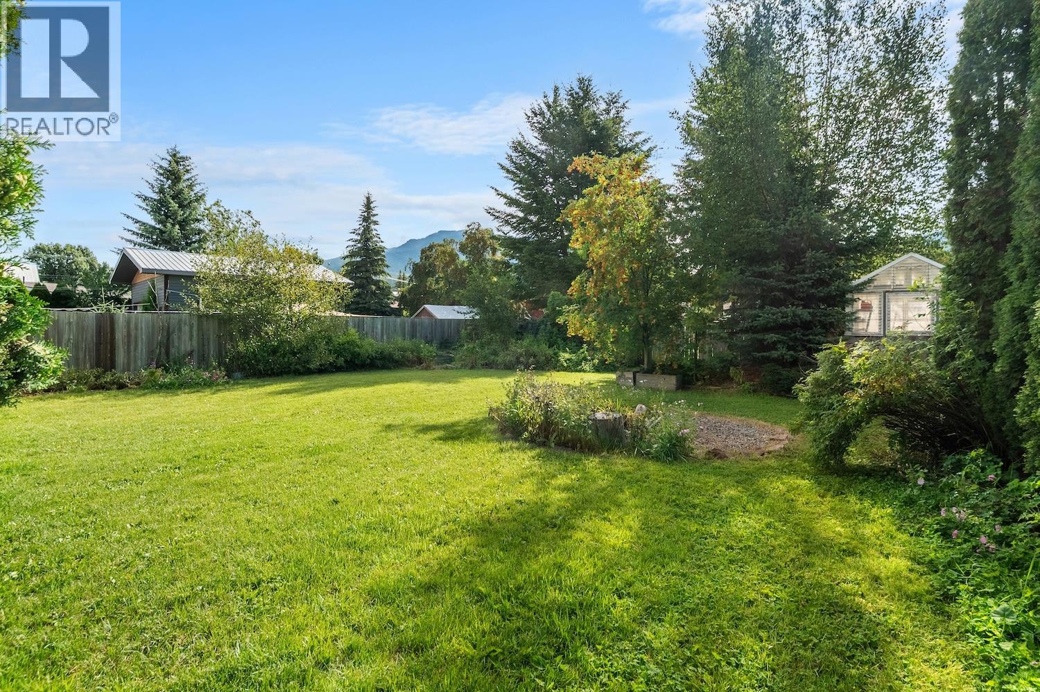 Photo 17 of 402 6 A Avenue, Fernie BC