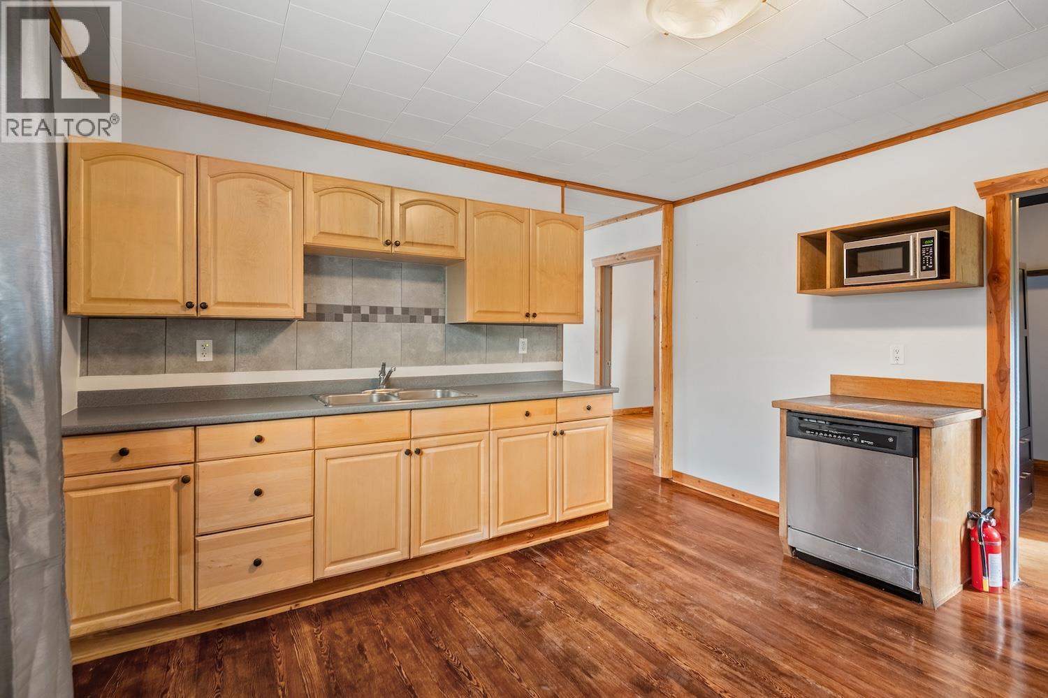Photo 9 of 402 6 A Avenue, Fernie BC