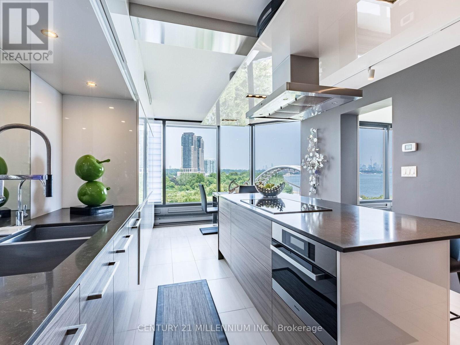 Photo 39 of 603 1 Palace Pier Court, Toronto ON